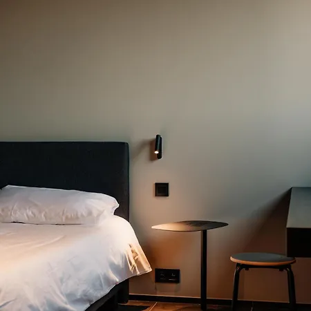 Hotel Coliving - Bord De Meuse - L'echappee Mosane *