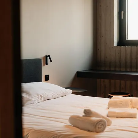 Coliving - Bord De Meuse - L'echappee Mosane Hotel *