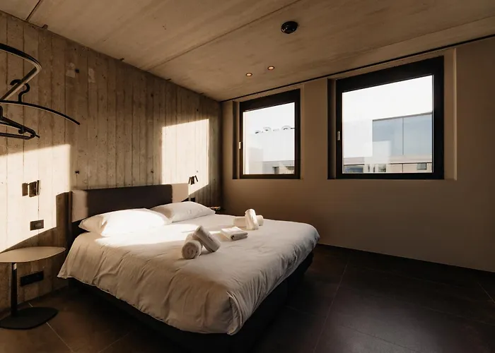 Hotel Coliving - Bord De Meuse - L'echappee Mosane Oupeye